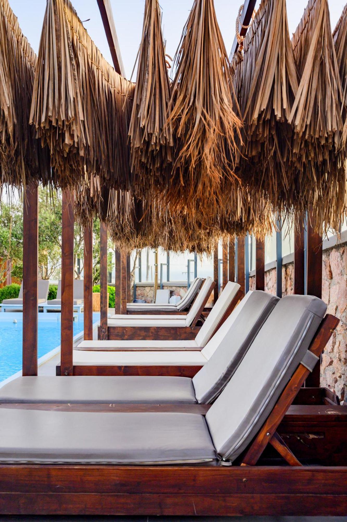 Hotel Impressive One Ormos Athinios Exterior foto