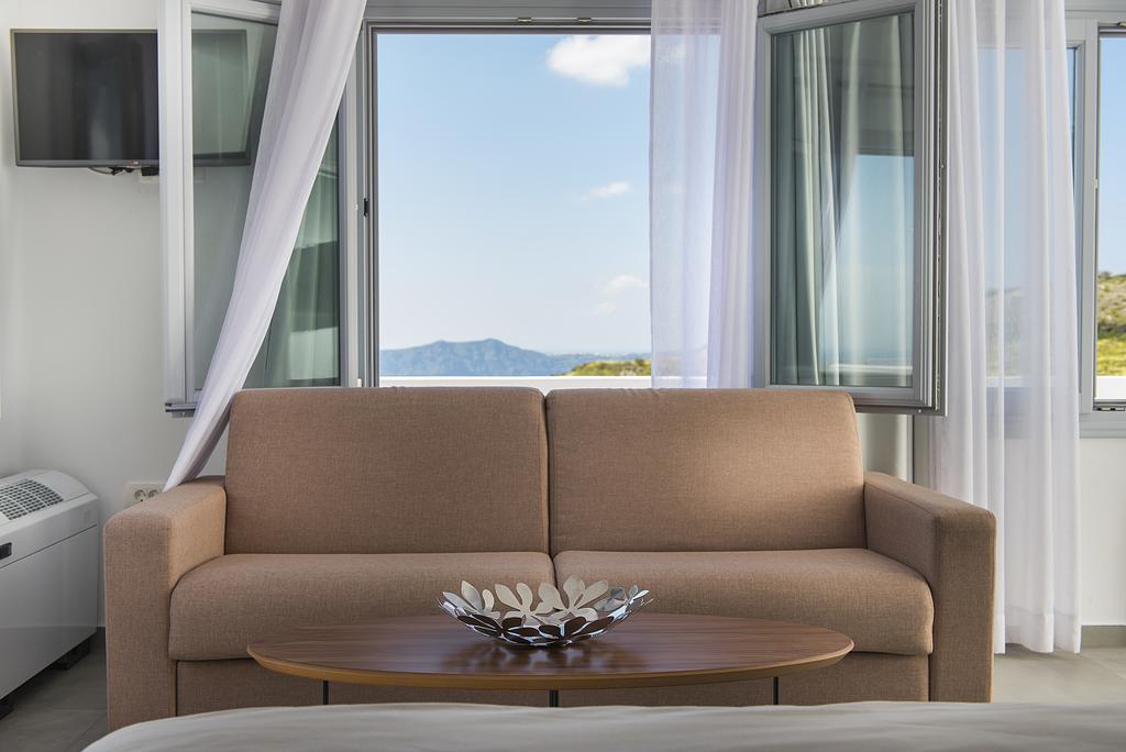Hotel Impressive One Ormos Athinios Exterior foto